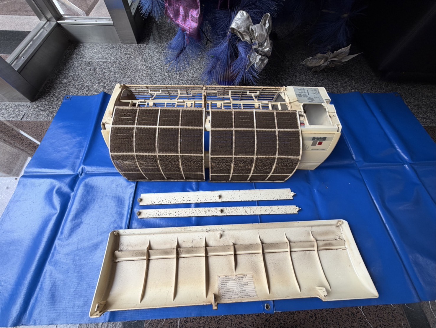 台中西屯不二家 分離式冷氣清洗