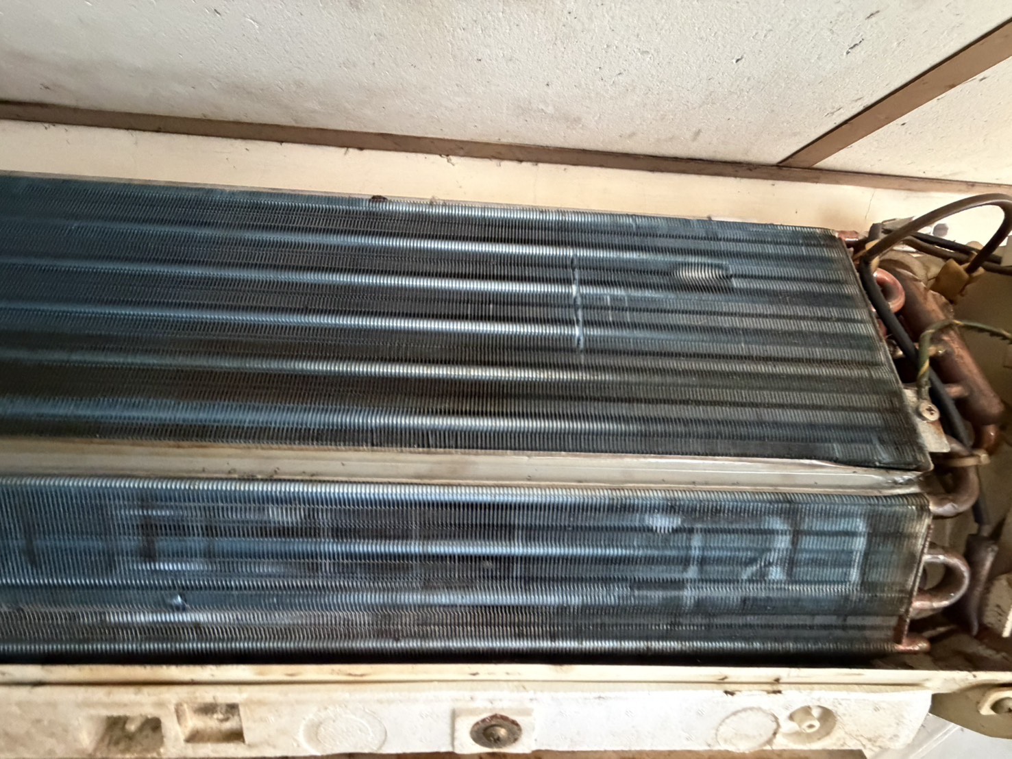 台中西屯不二家 分離式冷氣清洗