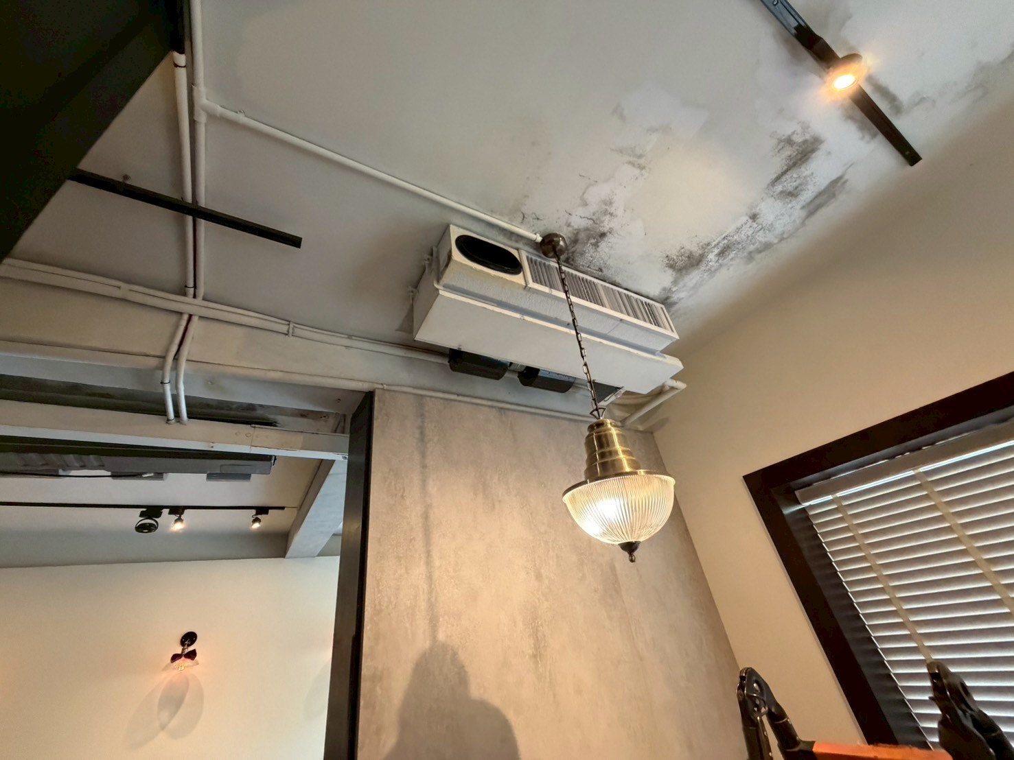 台中西區餐廳 吊隱式冷氣清洗