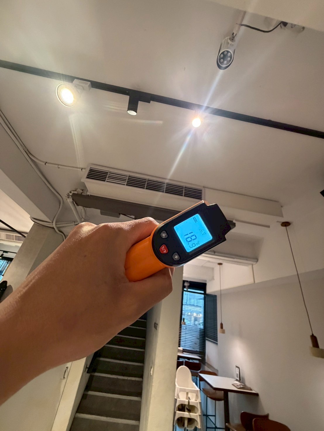 台中西區店 吊隱式冷氣清洗 馨苑小料理米其林必比登